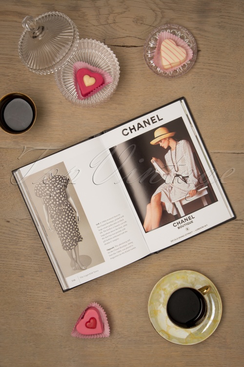 Fashion, Books & More - Kleines Buch von Chanel 2