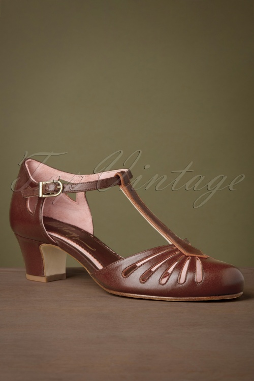 Saint Savoy - 20s Riviera Leather High Nugget T-Strap Pumps in Gold