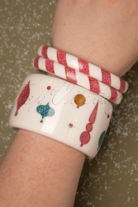 Splendette - TopVintage Exclusive ~ 50s Candy Stripes Bangle Set in Ivory and Red 2