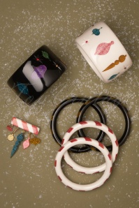 Splendette - TopVintage Exclusive ~ Candy Stripes Armband Set in Elfenbein und Rot 4