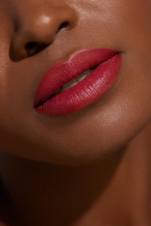 Bésame Cosmetics - Classic Colour Lipstick in Mary Red 4