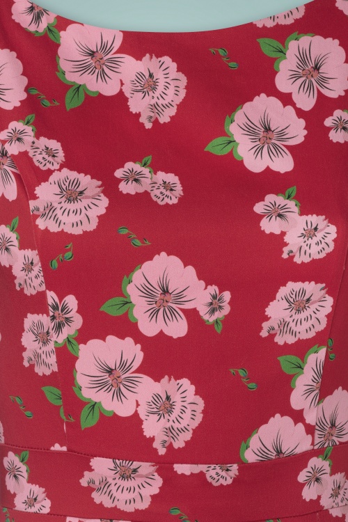 Topvintage Boutique Collection - Exclusief bij Topvintage ~ Adriana mouwloze penciljurk met bloemenprint in rood 3