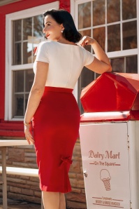 Vintage Diva  - The Georgina Pencil Skirt in Red 2