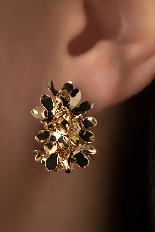 Day&Eve by Go Dutch Label - Flower Stud Earrings in All Gold 