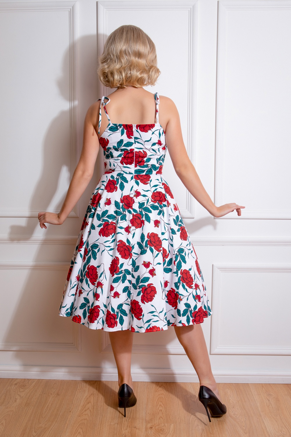 Hearts & Roses - Della swingjurk met bloemenprint in wit 3