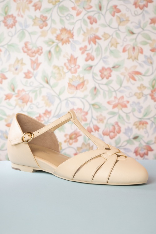Charlie Stone - 50s Montpellier T-Strap Flats in Cream 4