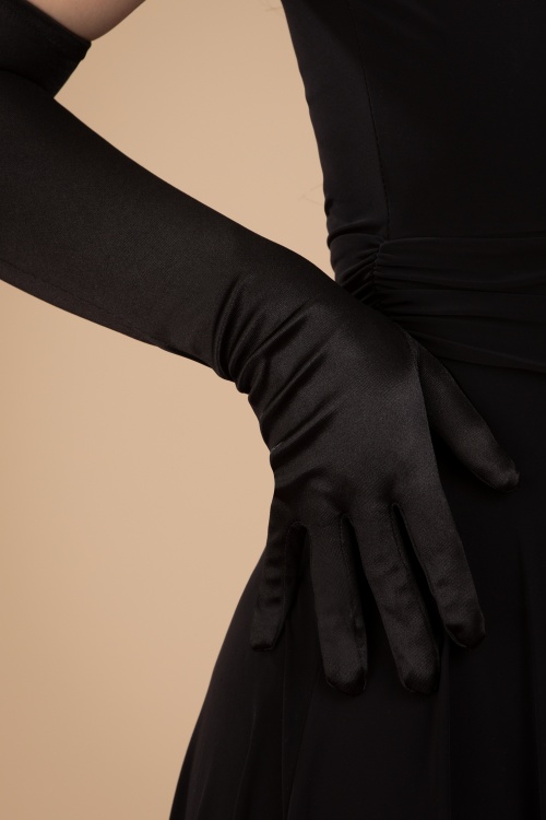 Pamela Mann - Elegante lange satijnen handschoenen in zwart 2