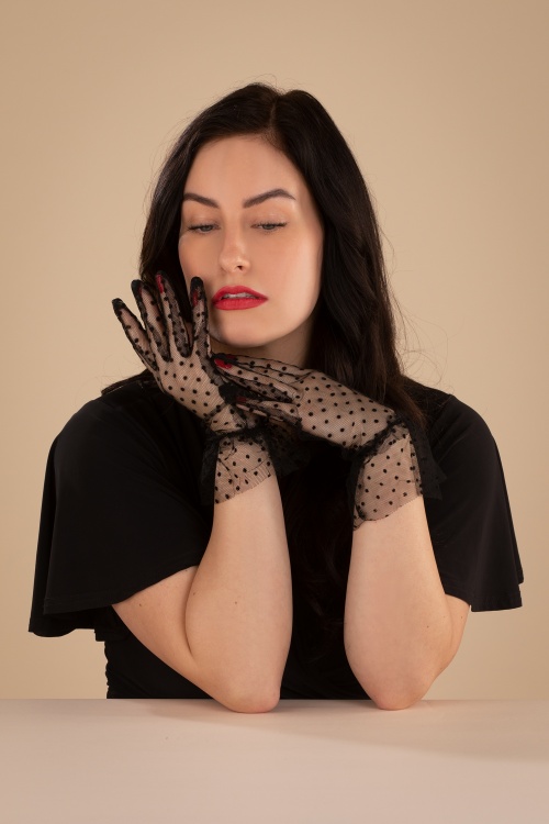 Pamela Mann - Spot Mesh Wrist Gloves en Noir