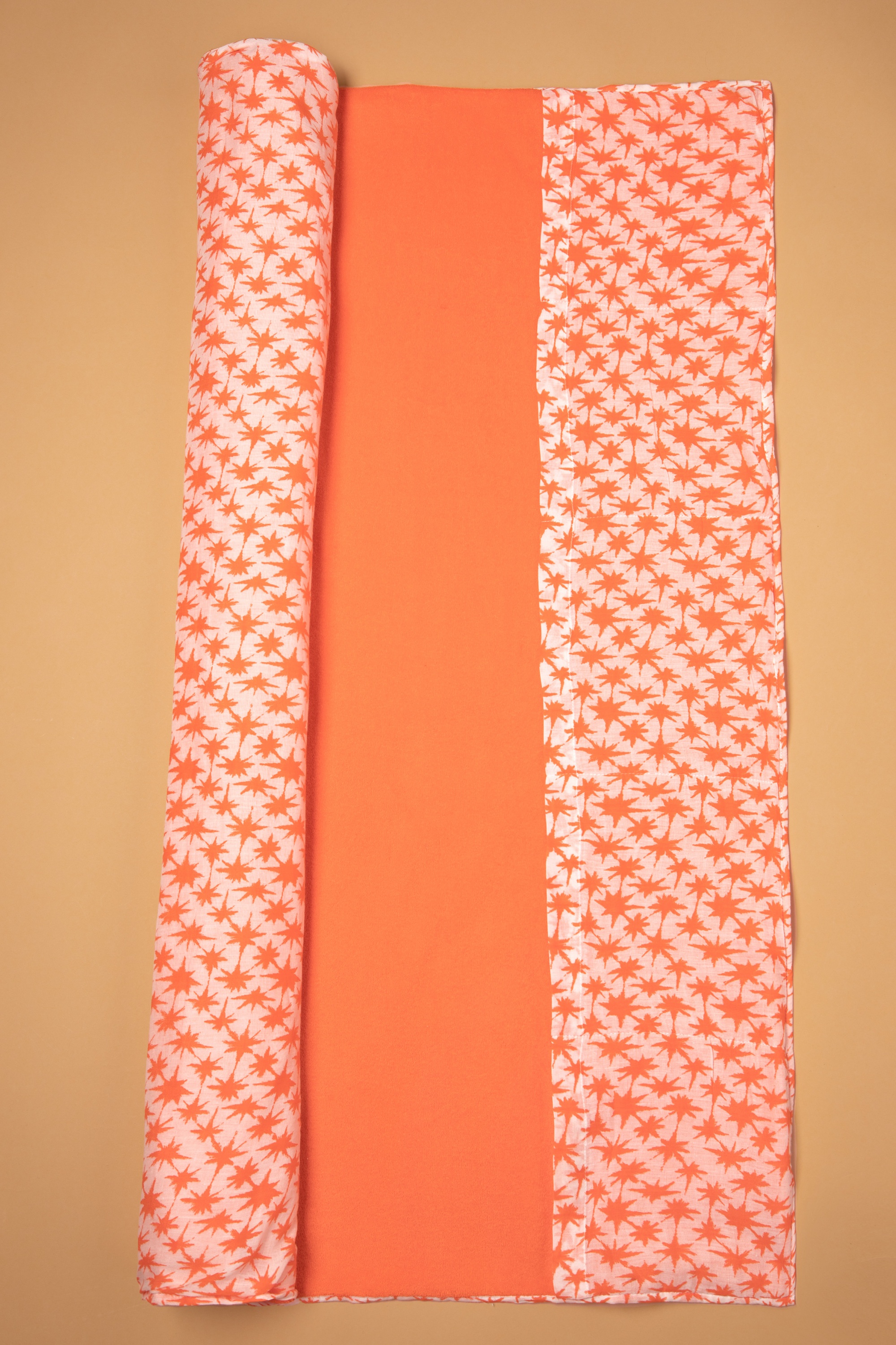 Surkana - Palms faltbares Strandtuch in Orange 4