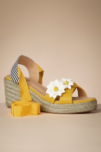 Banned Retro - Lady Daisy Wedges in Gelb 2