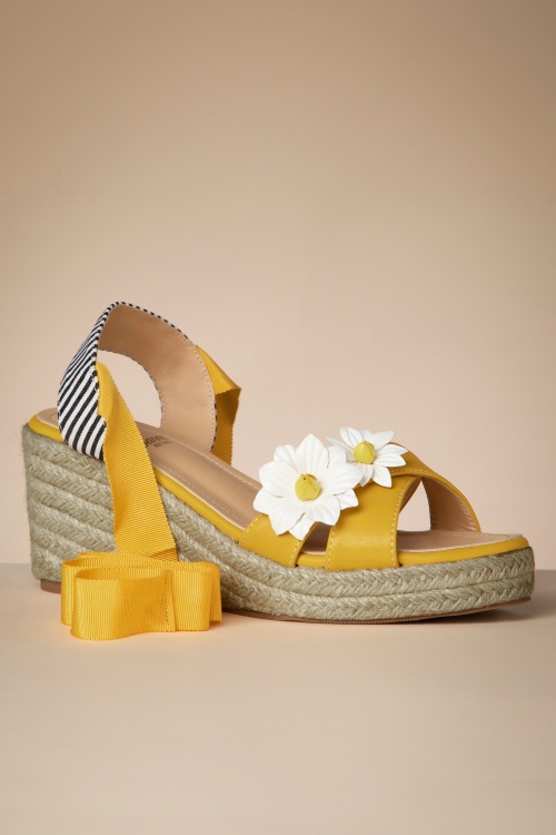 Banned Retro - Lady Daisy Wedges in Gelb 2