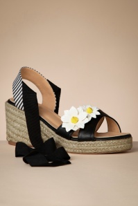 Banned Retro - Lady Daisy Wedges in Black 2