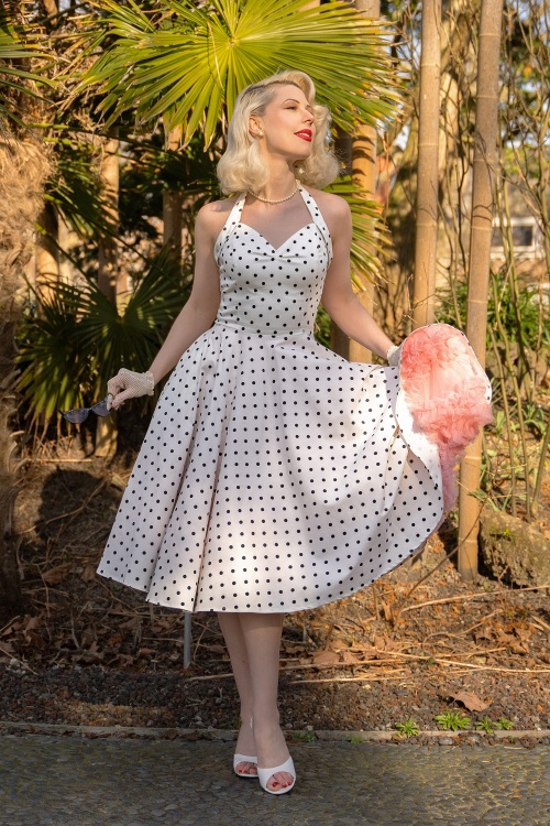 Topvintage Boutique Collection - Exclusief Topvintage ~ Bettie Polkadot Swing jurk in Off White