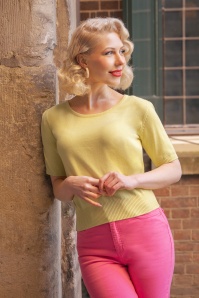 Topvintage Boutique Collection - Bella Short Sleeve Pullover en Jaune Clair