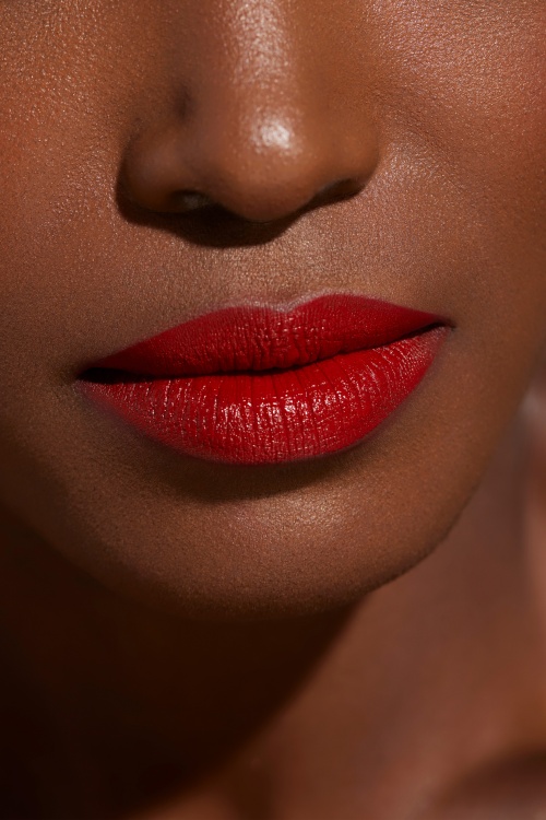 Bésame Cosmetics - Classic Colour Lipstick in Fairest Red 5