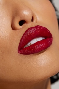 Bésame Cosmetics - Classic Colour Lipstick in Velvet Red 2
