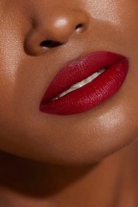 Bésame Cosmetics - Classic Colour Lipstick in Velvet Red 4