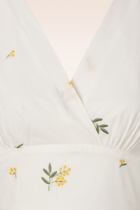 Vixen - Swing Kleid mit Blumenstickerei in Weiß 3