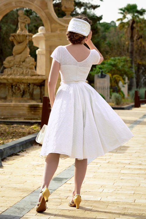 Miss Candyfloss - Honesta May Baumwoll Stickerei Swing Kleid in Weiß 3