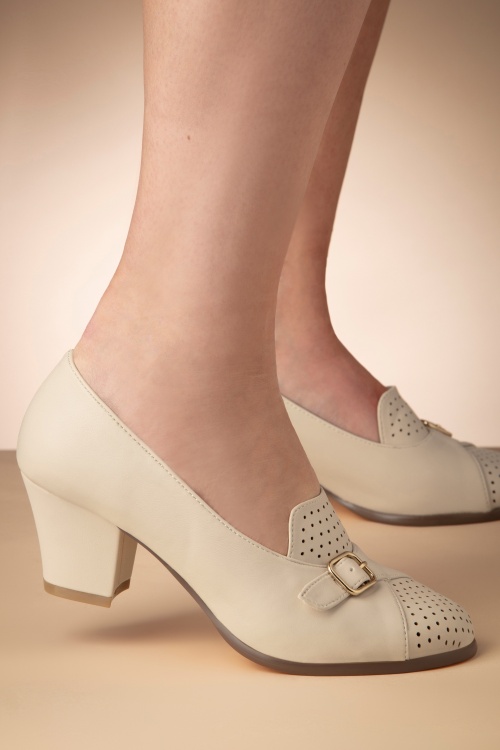 B.A.I.T. - Rayla Pumps in Off White
