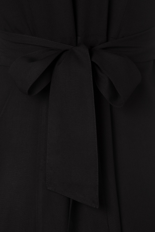 Collectif Clothing - Riley ausgestelltes Kleid in Schwarz 4