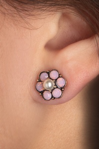 Lovely - Tiny Vine Flower Stud Earrings