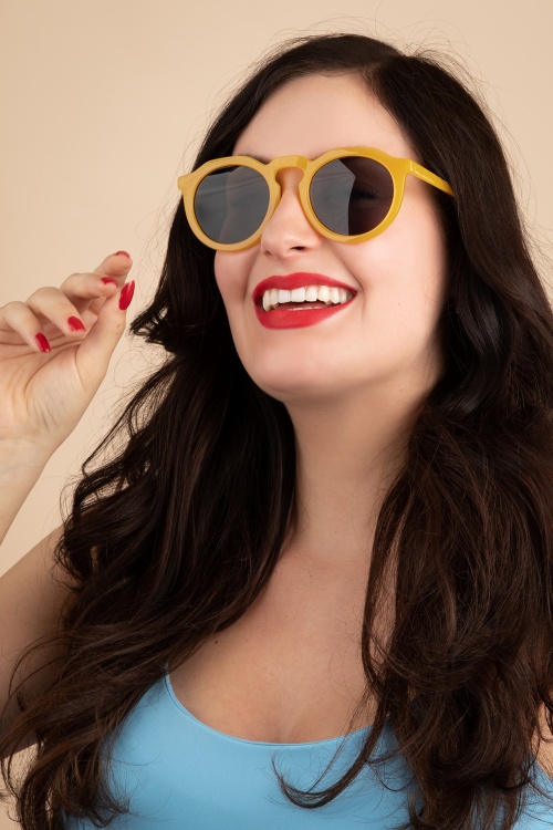 Collectif Clothing - Sherry Round Sunglasses in Yellow 2