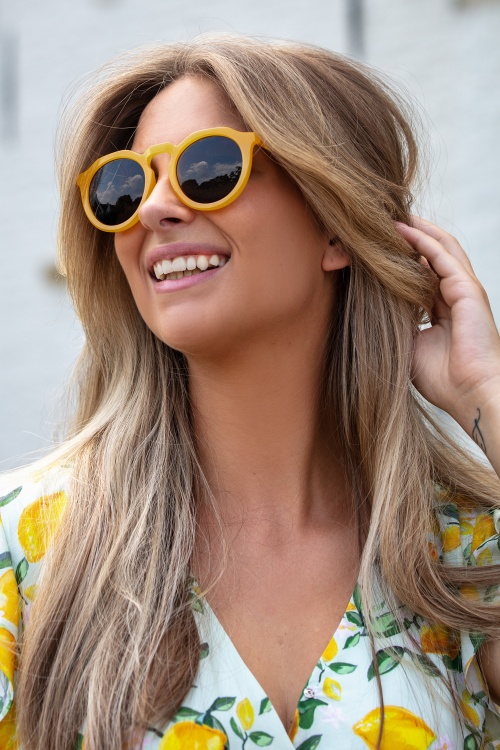 Collectif Clothing - Sherry Runde Sonnenbrille in Gelb