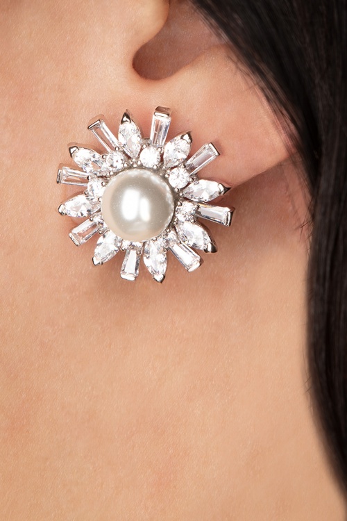 Lovely - Starburster Pearl Stud Earrings in Silver