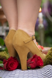 Lola Ramona ♥ Topvintage - Angie Sugarcoated suède pumps in mosterdgeel 5