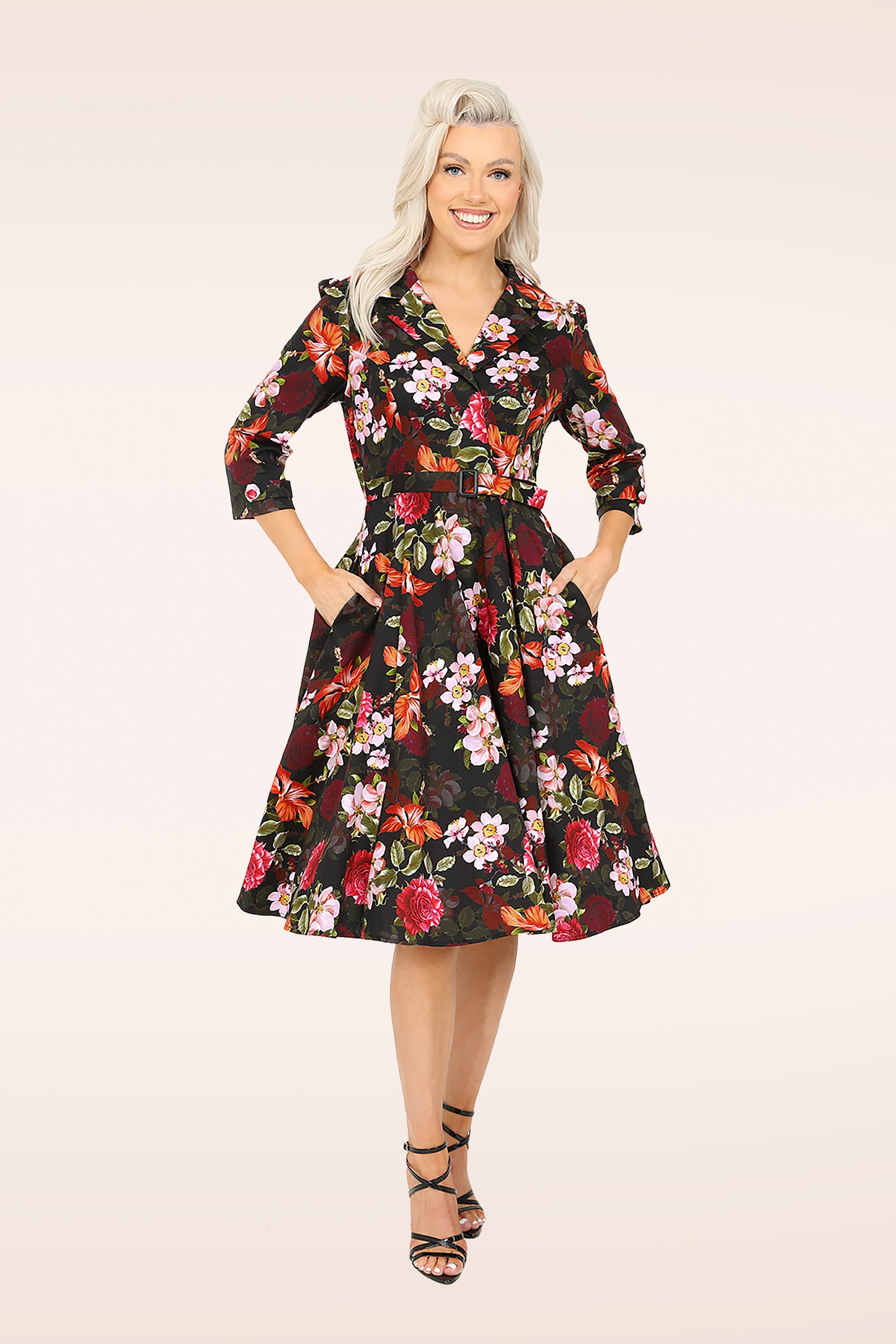 Hearts & Roses - Hailey Bloemen Swing Jurk in Zwart