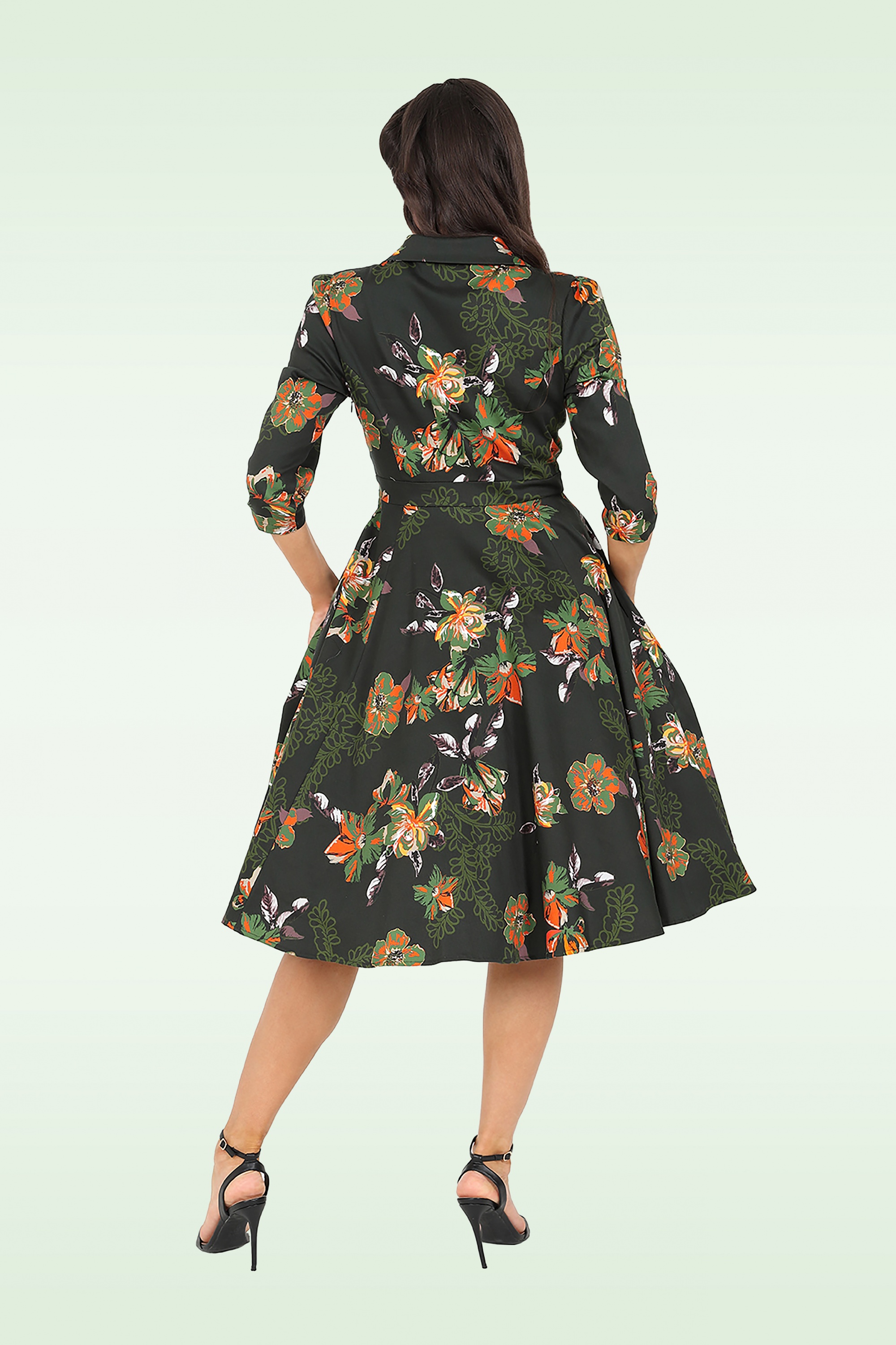 Hearts & Roses - Gina floral swing jurk in groen 2