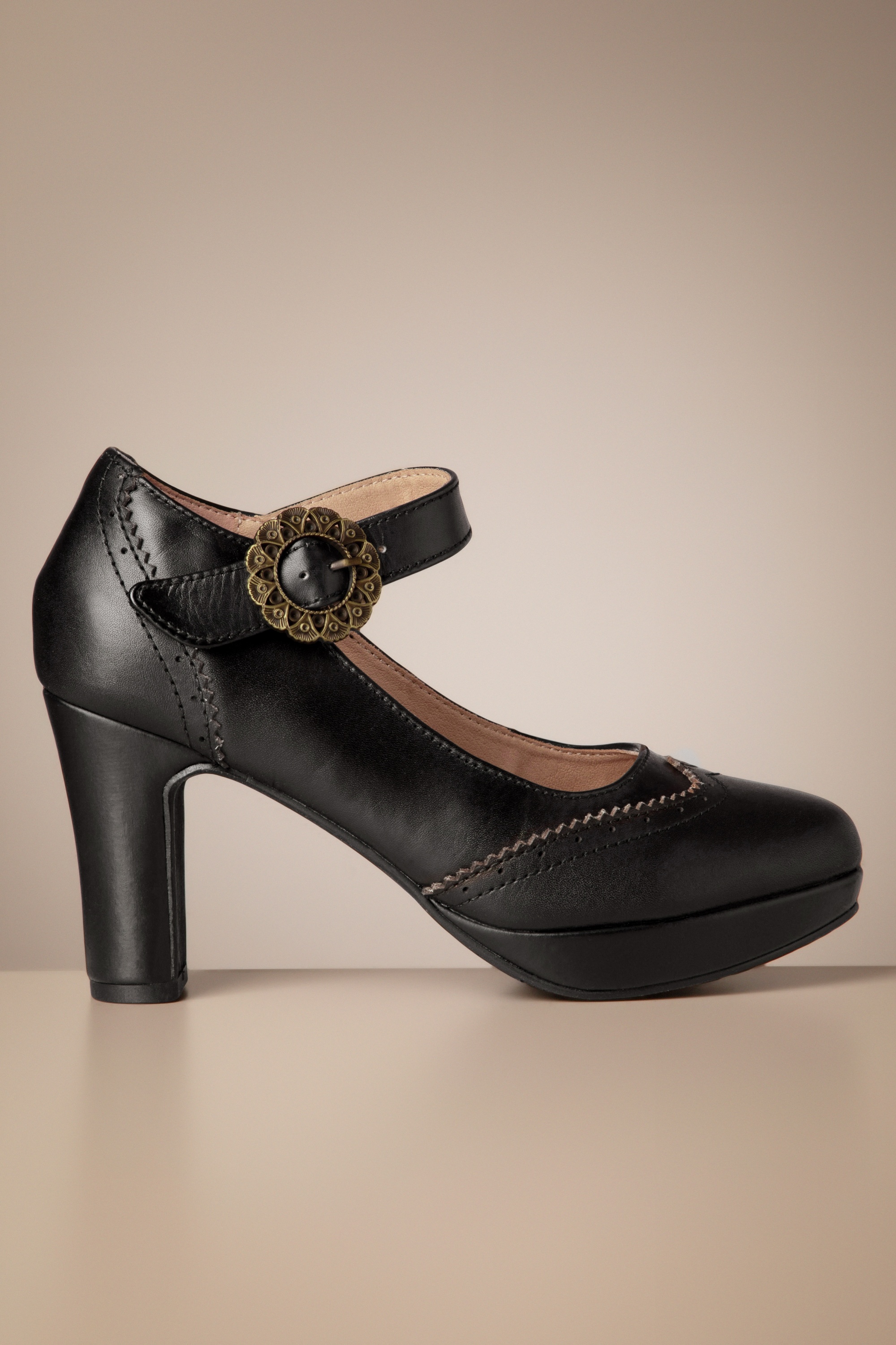 Chelsea Crew - Dossier Mary Jane Pumps in Zwart