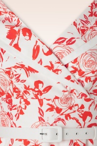 Vintage Diva  - Robe corolle Greta en blanc à imprimé roses rouges 5