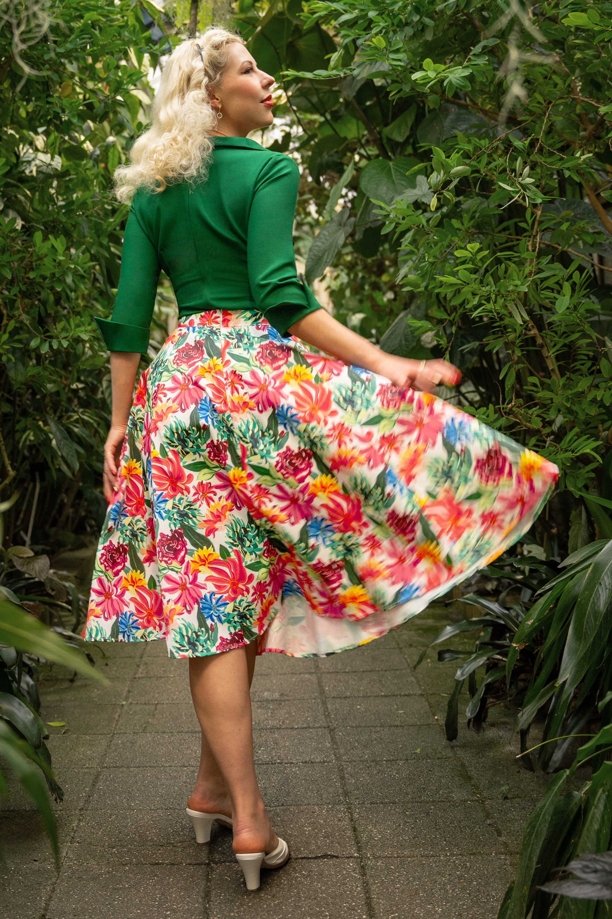 Topvintage Boutique Collection - Topvintage exclusief ~ Adriana Flower swing rok in multi 2