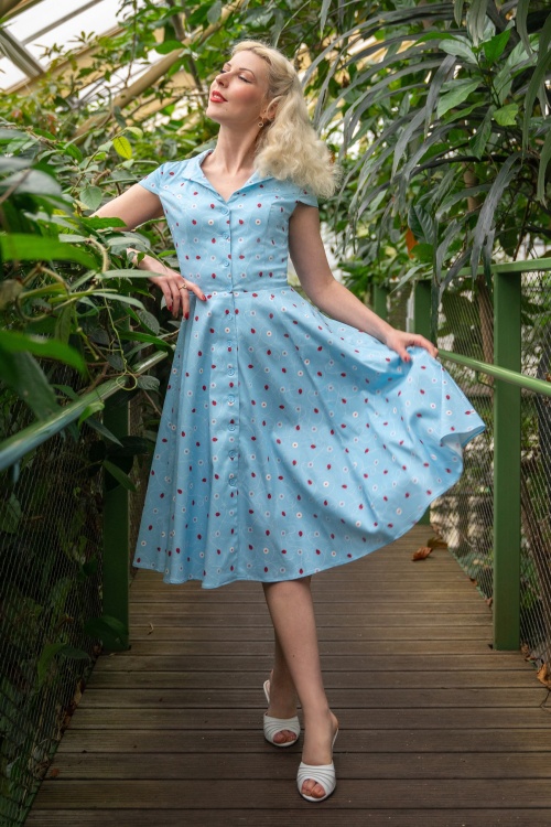Topvintage Boutique Collection - TopVintage exclusive ~ Angie Swing Dress in Light Blue