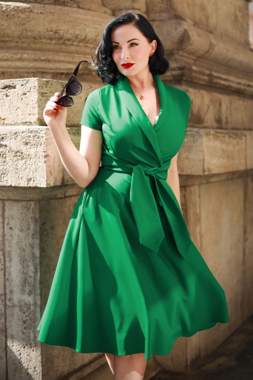 Vintage Diva The Emma Swing Dress in Emerald Green | Shop at Topvintage