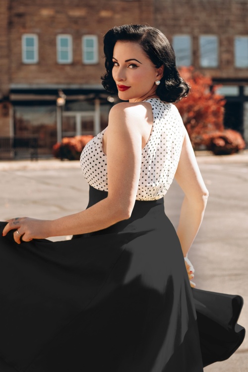 Vintage Diva  - The Maria Grazia Swing Dress in Black and White 2