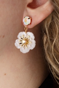 Glitz-o-Matic - Floral Bamboo Hoop Earrings Années 50 en Blanc