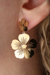Day&Eve by Go Dutch Label - Cut Out Flower Earrings in Gold