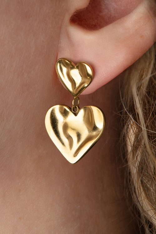 Day&Eve by Go Dutch Label - Hammered Heart Earrings in Gold