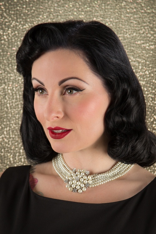 Lovely - Audrey Choker-Halskette mit cremefarbenen Perlen 2