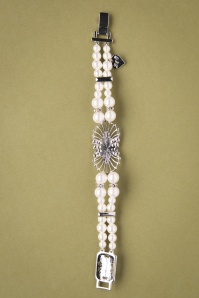 Lovely - 20s Deco Pearl Bracelet in Ivory 4