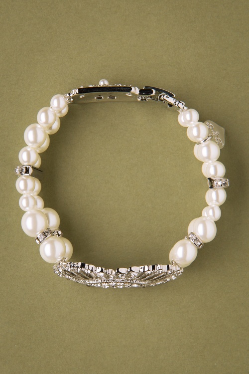 Lovely - 20s Deco Pearl Bracelet in Ivory 3