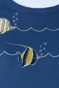 Vixen - Swimming Fish Short Sleeve Pullover in Blau 2
