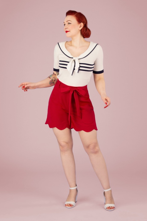 Banned Retro - 50s Ahoy Scallop Shorts in Red 5