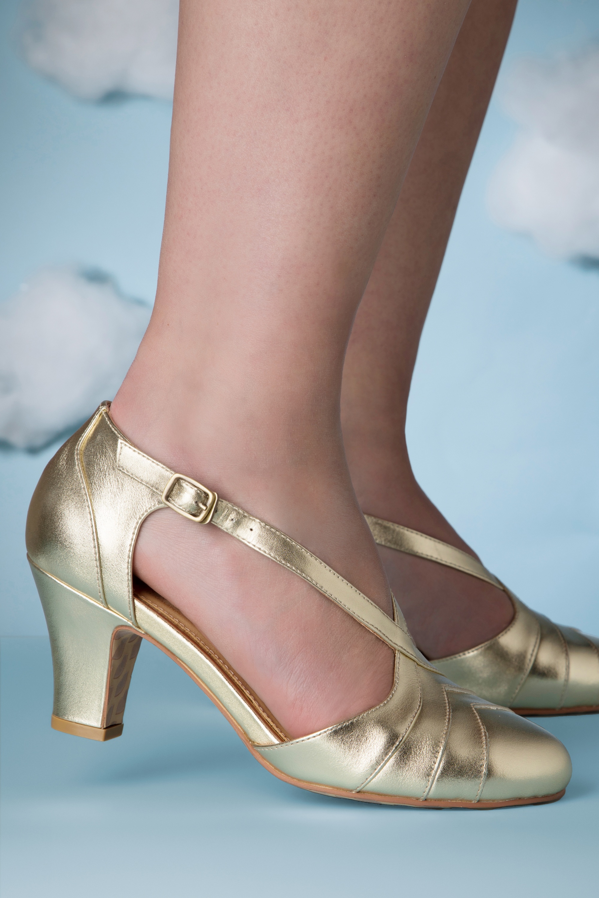 Lola Ramona ♥ Topvintage - Ava Forever and Always pumps in pale goud