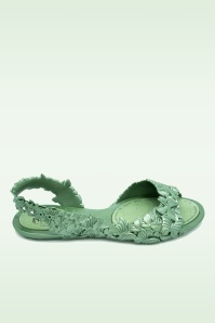 Sunies - Flexi Butterfly Flipflop Sandals in Glossy Green 2