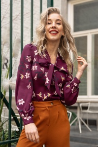 Collectif Clothing - Luiza Lilies and Birds blouse in wijnrood