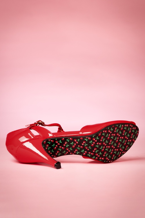 Banned Retro - 40s Secret Love Sandals in Lipstick Red 7